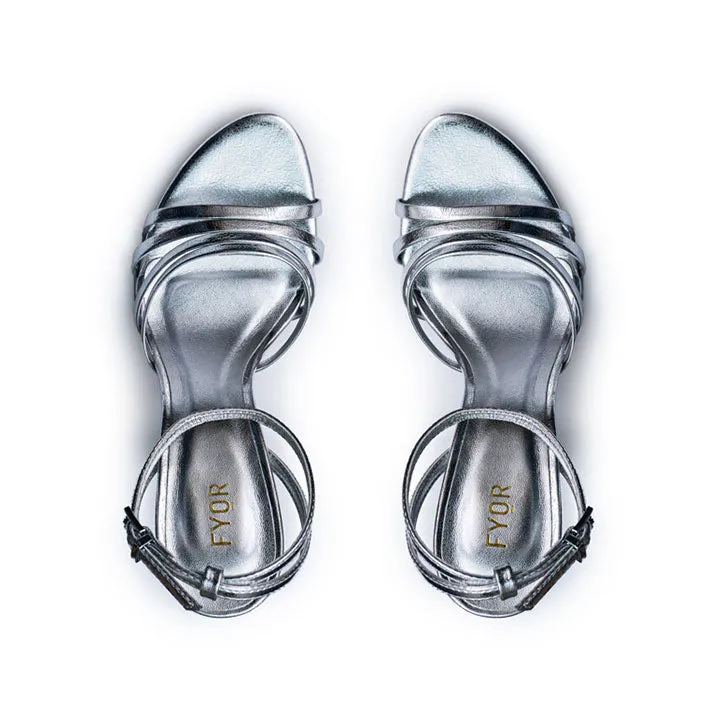 Dramatic Mule with Chain Heels BWR 088