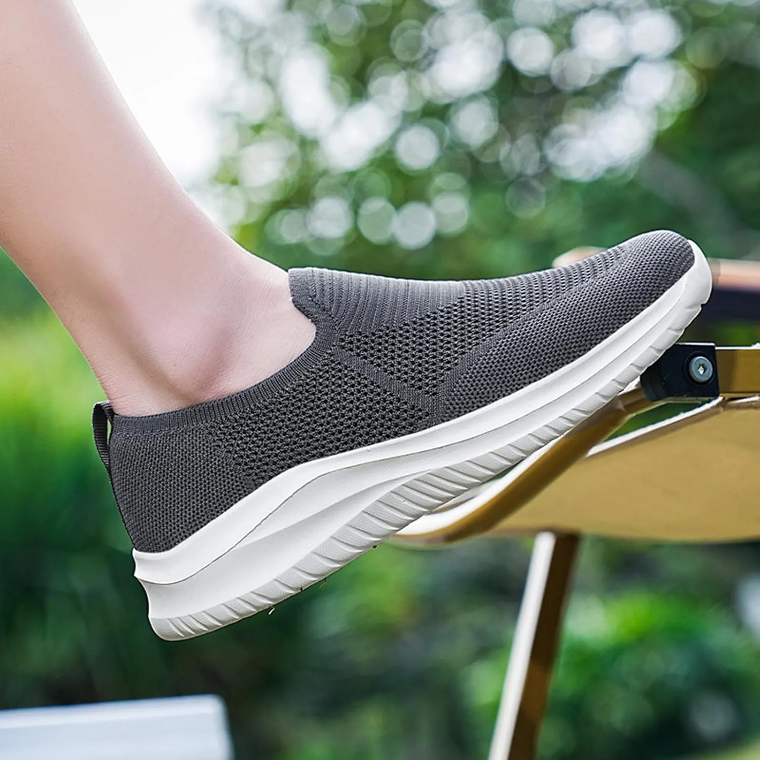 Fashion Lightweight Sneakers for Men Lightweight Sport Gym Jogging Walking Sneaker Elastic Fly Woven Mesh Shoes