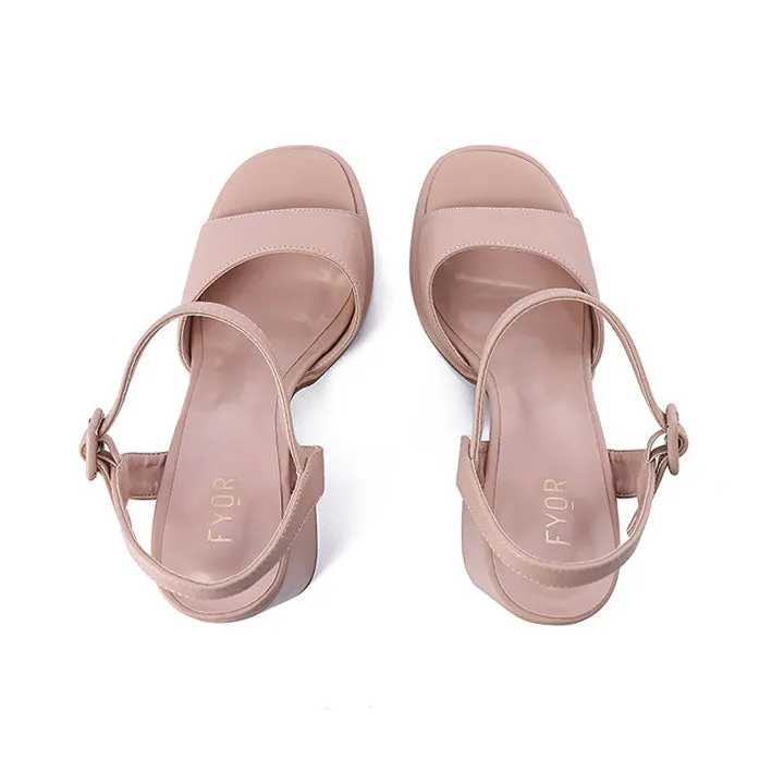 Outfit Twisting Mules HL 200