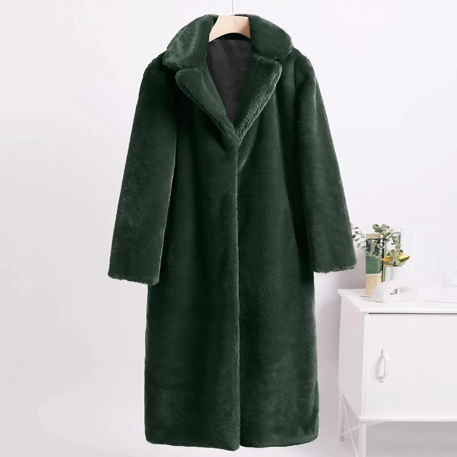 Plus Size Faux Fur Jackets for Women Winter Warm Thermal Shaggy Coats Long Sleeve Notched Lapel Collar Cozy Outwear
