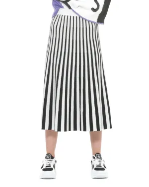 Skirt with optical illusion