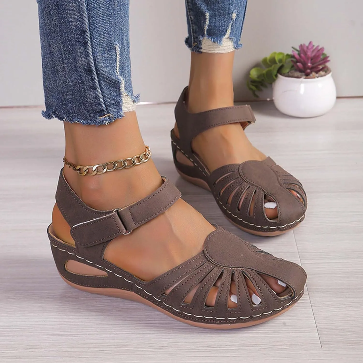 Women's Arch-Support Orthopedic Sandals Closed Toe Hollow Out Strap Ankle Trending Comfort Sandal Shoes for Vacation
