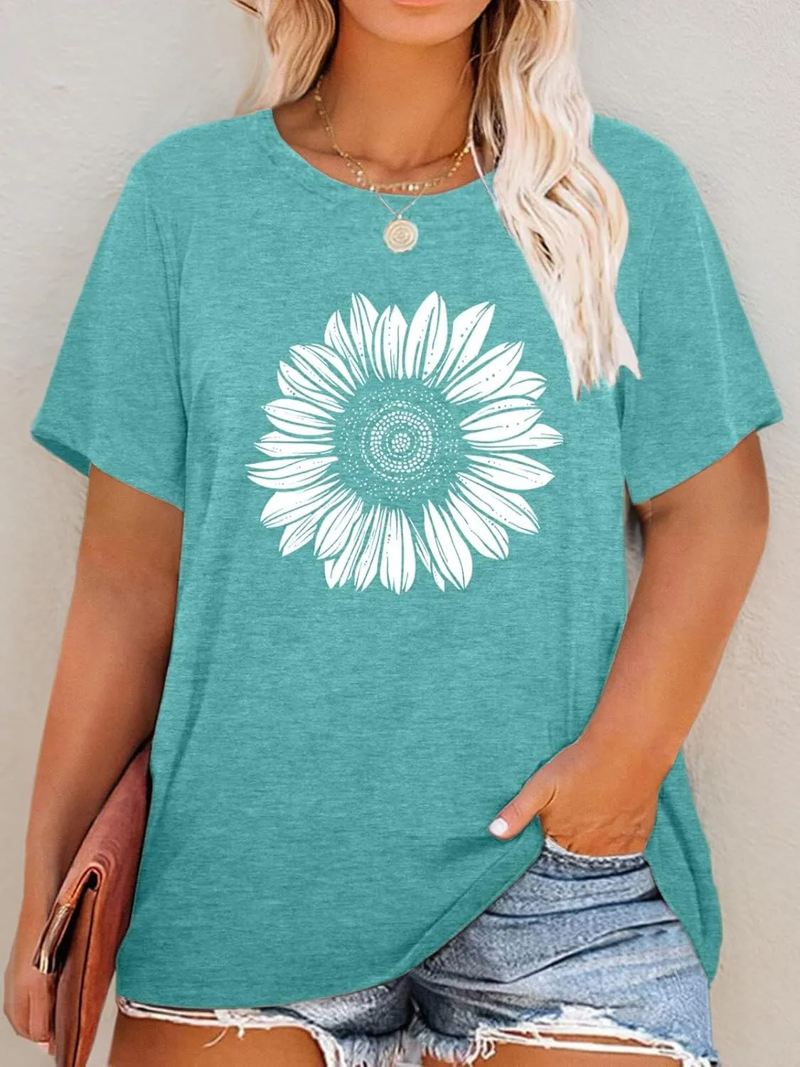 Womens Plus Size Daisy Graphic T-Shirt Summer Flower Cute Short Sleeve Shirts Casual Loose Tees Tops for Women