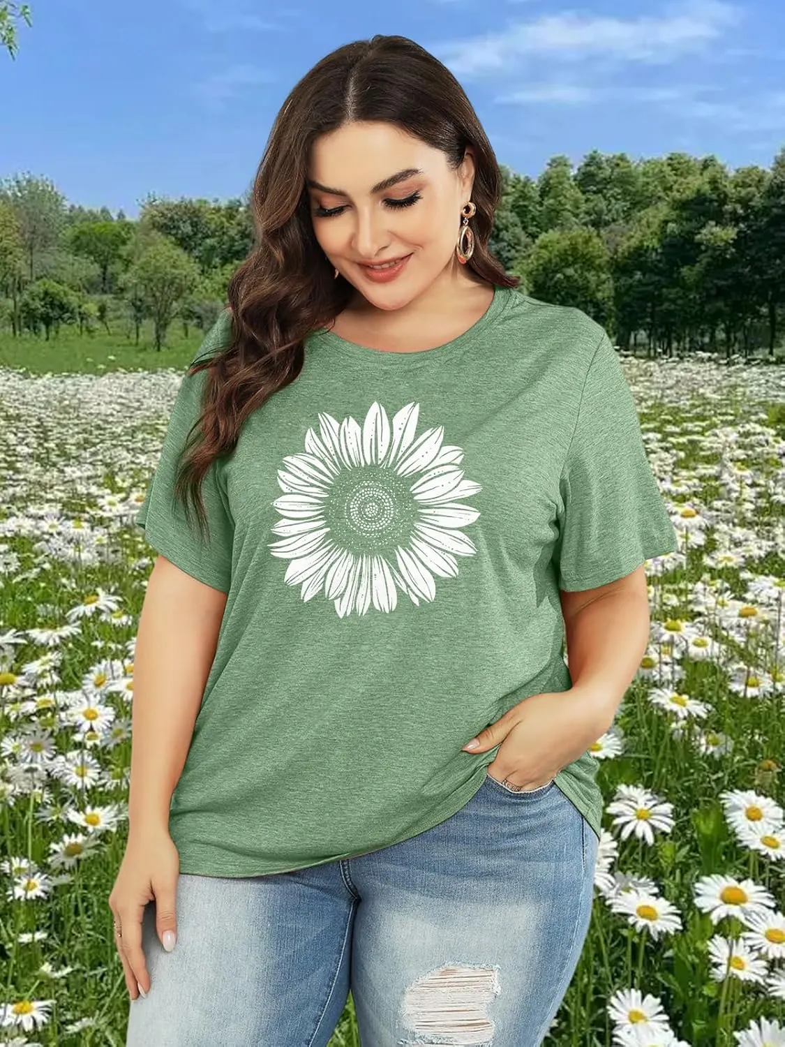 Womens Plus Size Daisy Graphic T-Shirt Summer Flower Cute Short Sleeve Shirts Casual Loose Tees Tops for Women