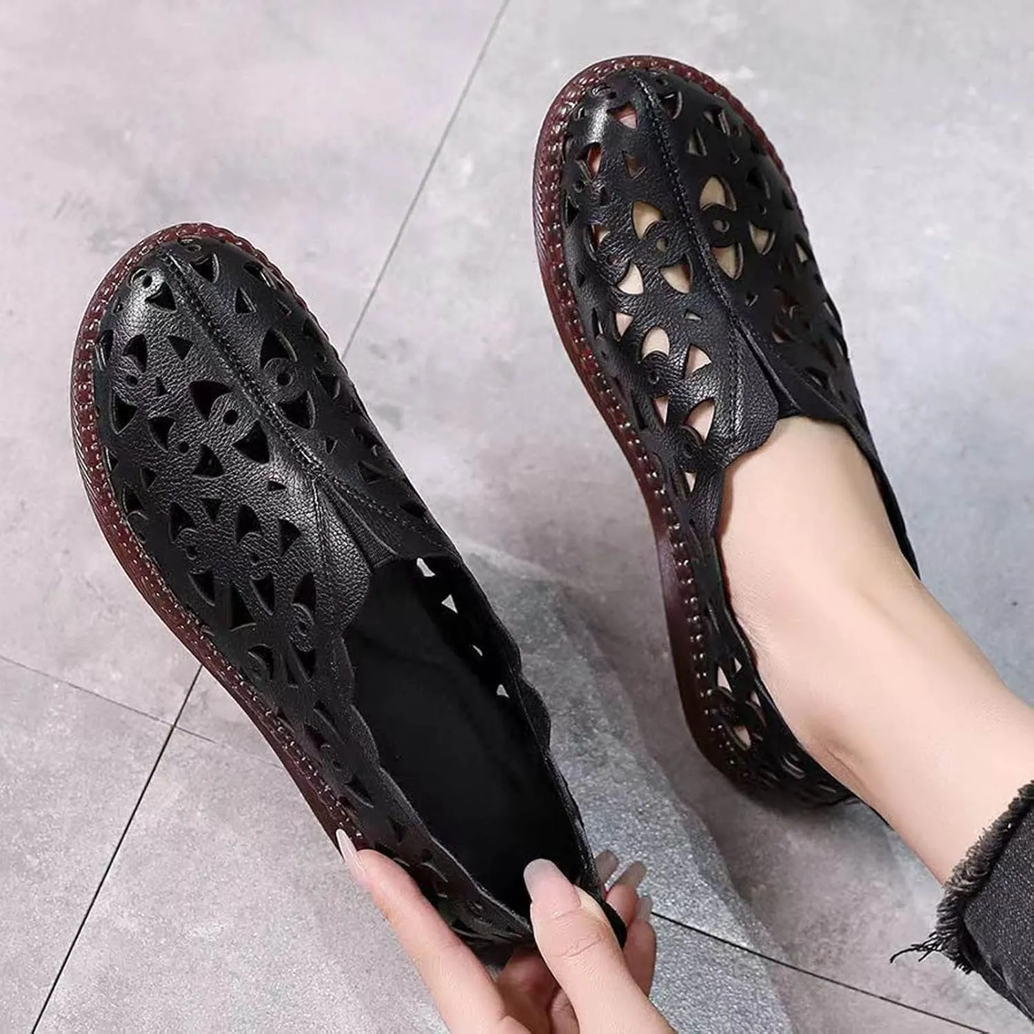 Women's Slip-On Sandals Comfortable Hollow Out Loafers Casual Closed Toe Flats Breathable Sandal Summer Footwear